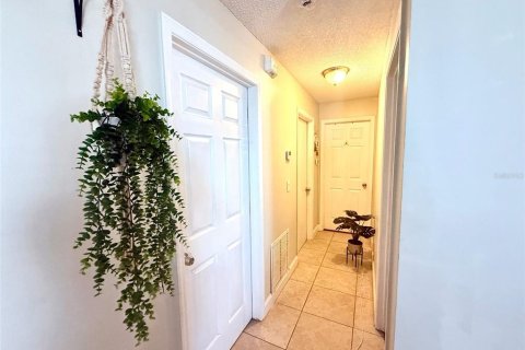 House in Orlando, Florida 4 bedrooms, 106 sq.m. № 1851668 - photo 12