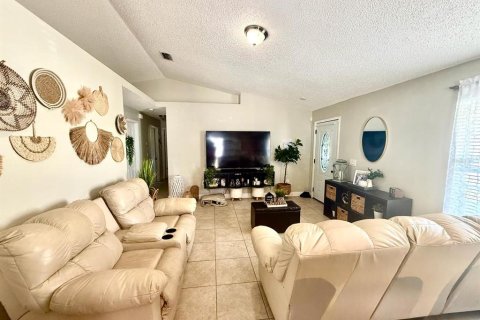 House in Orlando, Florida 4 bedrooms, 106 sq.m. № 1851668 - photo 6