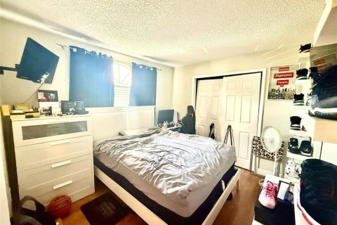 House in Orlando, Florida 4 bedrooms, 106 sq.m. № 1851668 - photo 18