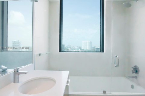 Condominio en venta en Miami, Florida, 2 dormitorios, 87.7 m2 № 2034504 - foto 14