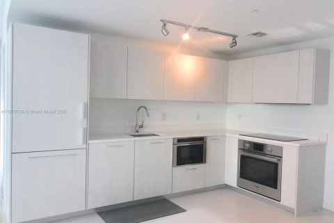 Condominio en venta en Miami, Florida, 2 dormitorios, 87.7 m2 № 2034504 - foto 3