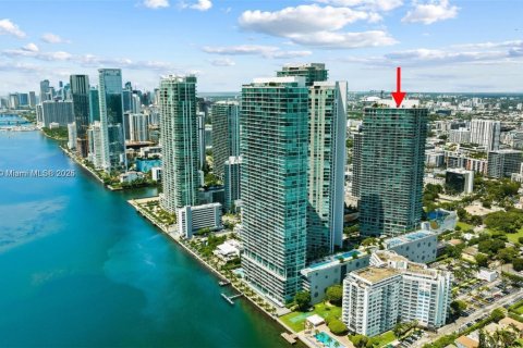 Condominio en Miami, Florida, 2 dormitorios  № 2034504
