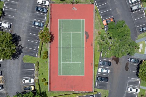 Condominio en venta en Tamarac, Florida, 1 dormitorio, 76.64 m2 № 2054563 - foto 15