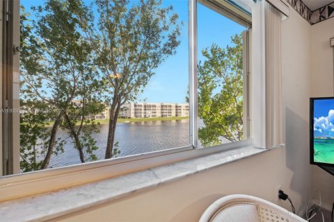 Condominio en venta en Tamarac, Florida, 2 dormitorios, 135.27 m2 № 1993209 - foto 17