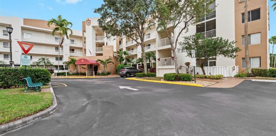 Condominio en Tamarac, Florida, 2 dormitorios  № 1993209