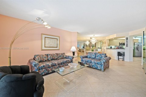 Condominio en venta en Tamarac, Florida, 2 dormitorios, 135.27 m2 № 1993209 - foto 11