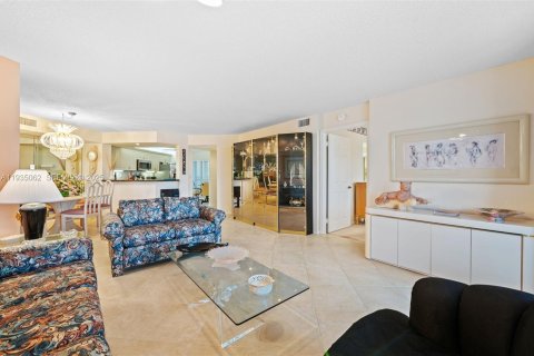 Condominio en venta en Tamarac, Florida, 2 dormitorios, 135.27 m2 № 1993209 - foto 10
