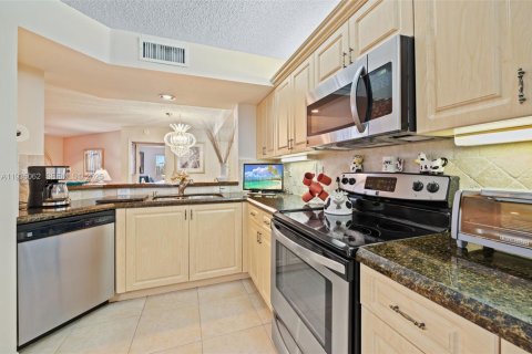 Condominio en venta en Tamarac, Florida, 2 dormitorios, 135.27 m2 № 1993209 - foto 7