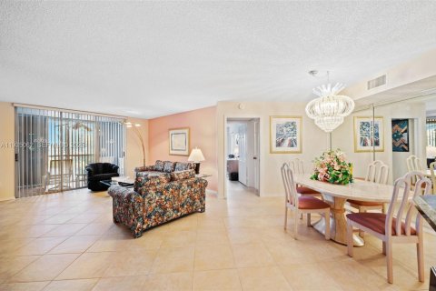 Condominio en venta en Tamarac, Florida, 2 dormitorios, 135.27 m2 № 1993209 - foto 12