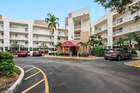 Condominio en venta en Tamarac, Florida, 2 dormitorios, 135.27 m2 № 1993209 - foto 2