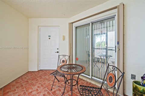 Condominio en venta en Tamarac, Florida, 2 dormitorios, 135.27 m2 № 1993209 - foto 3