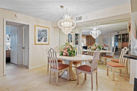 Condominio en venta en Tamarac, Florida, 2 dormitorios, 135.27 m2 № 1993209 - foto 14