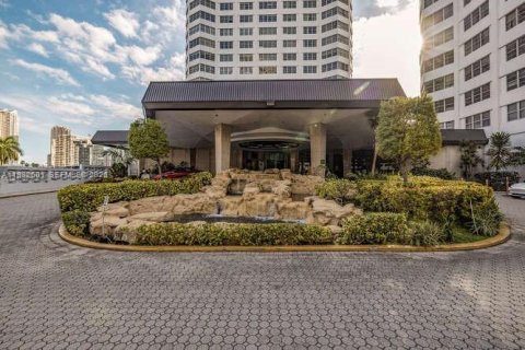 Condominio en alquiler en Miami, Florida, 2 dormitorios, 91.97 m2 № 2048537 - foto 14