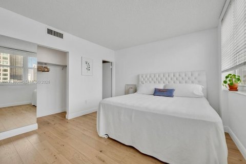 Condominio en alquiler en Miami, Florida, 2 dormitorios, 91.97 m2 № 2048537 - foto 8