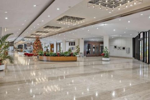 Condominio en alquiler en Miami, Florida, 2 dormitorios, 91.97 m2 № 2048537 - foto 16