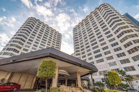 Condominio en alquiler en Miami, Florida, 2 dormitorios, 91.97 m2 № 2048537 - foto 13