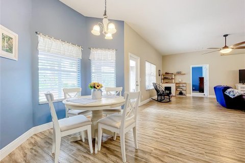 Casa en venta en Eustis, Florida, 4 dormitorios, 236.44 m2 № 1845167 - foto 10