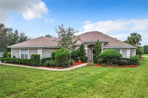 Casa en venta en Eustis, Florida, 4 dormitorios, 236.44 m2 № 1845167 - foto 1