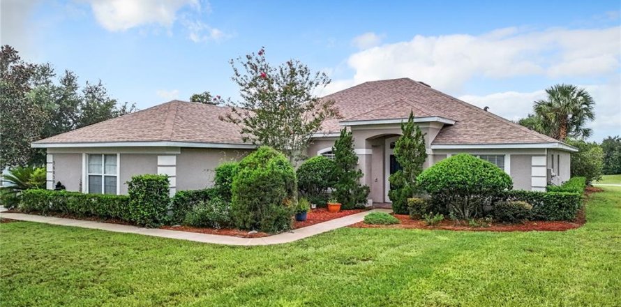 Casa en Eustis, Florida 4 dormitorios, 236.44 m2 № 1845167
