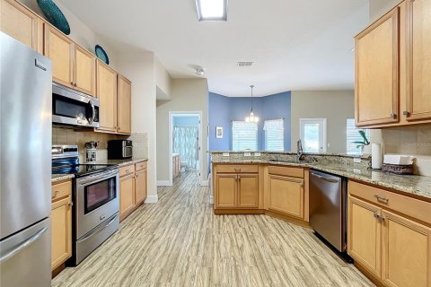 Casa en venta en Eustis, Florida, 4 dormitorios, 236.44 m2 № 1845167 - foto 3