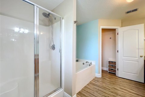 Casa en venta en Eustis, Florida, 4 dormitorios, 236.44 m2 № 1845167 - foto 8