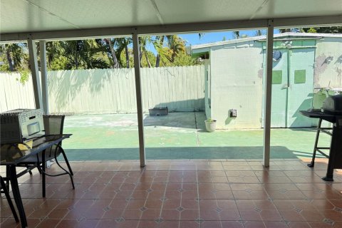 Touwnhouse à vendre à Miami, Floride: 3 chambres, 103.12 m2 № 2031100 - photo 13