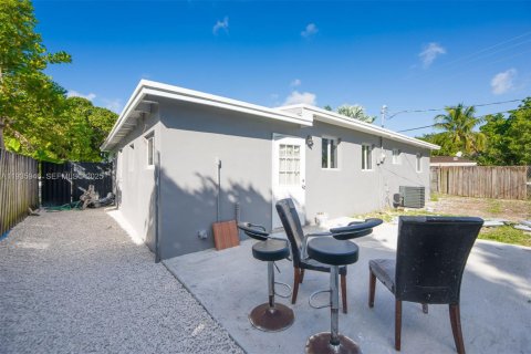 House in West Park, Florida 4 bedrooms, 111.48 sq.m. № 1994011 - photo 28