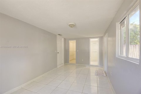 House in West Park, Florida 4 bedrooms, 111.48 sq.m. № 1994011 - photo 23