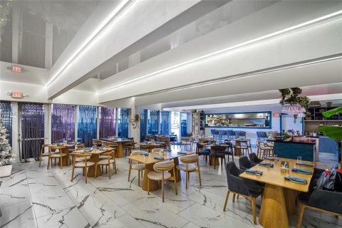 Condo in Hallandale Beach, Florida, 2 bedrooms  № 2001562 - photo 28