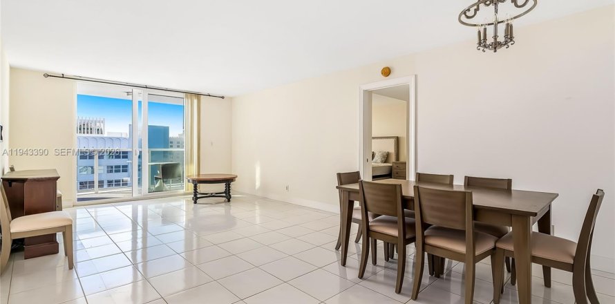 Condo in Hallandale Beach, Florida, 2 bedrooms  № 2001562