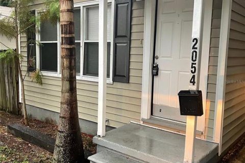 Casa en alquiler en Saint Petersburg, Florida, 2 dormitorios, 91.04 m2 № 1913061 - foto 1
