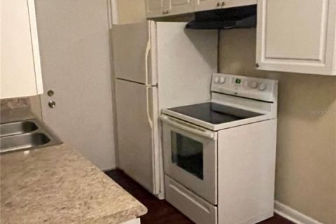 Casa en alquiler en Saint Petersburg, Florida, 2 dormitorios, 91.04 m2 № 1913061 - foto 14