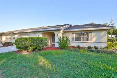 Condo à Sun City Center, Floride, 2 chambres  № 2324138