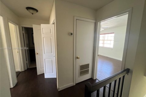 Villa ou maison à louer à Cutler Bay, Floride: 3 chambres, 112.88 m2 № 2085272 - photo 17