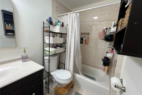 Villa ou maison à louer à Cutler Bay, Floride: 3 chambres, 112.88 m2 № 2085272 - photo 24