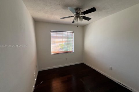 Villa ou maison à louer à Cutler Bay, Floride: 3 chambres, 112.88 m2 № 2085272 - photo 25