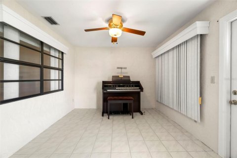 Casa en venta en Pinellas Park, Florida, 2 dormitorios, 105.17 m2 № 2156635 - foto 26