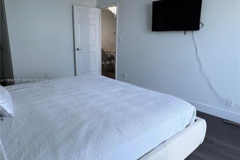 Снять в аренду кондоминиум в Бока-Ратон, Флорида 2 спальни, 120.77м2, № 2062931 - фото 2