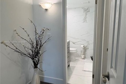 Снять в аренду кондоминиум в Бока-Ратон, Флорида 2 спальни, 120.77м2, № 2062931 - фото 5