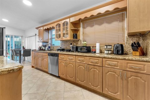 Купить виллу или дом в Майами, Флорида 3 спальни, 126.81м2, № 1955369 - фото 7