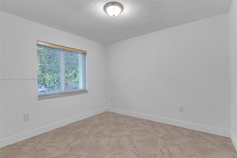 Купить виллу или дом в Майами, Флорида 3 спальни, 126.81м2, № 1955369 - фото 16