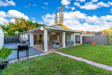 Купить виллу или дом в Майами, Флорида 3 спальни, 126.81м2, № 1955369 - фото 25