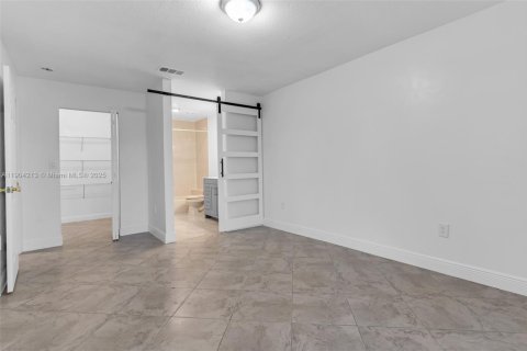 Купить виллу или дом в Майами, Флорида 3 спальни, 126.81м2, № 1955369 - фото 15