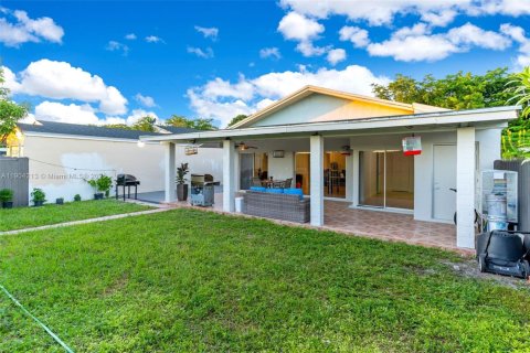 Купить виллу или дом в Майами, Флорида 3 спальни, 126.81м2, № 1955369 - фото 24