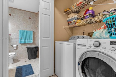 Купить виллу или дом в Майами, Флорида 3 спальни, 126.81м2, № 1955369 - фото 21