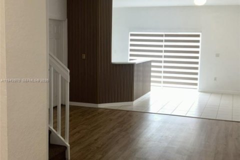 Touwnhouse à louer à Doral, Floride: 3 chambres, 137.22 m2 № 1999293 - photo 18