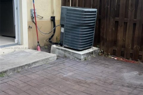 Touwnhouse à louer à Doral, Floride: 3 chambres, 137.22 m2 № 1999293 - photo 19