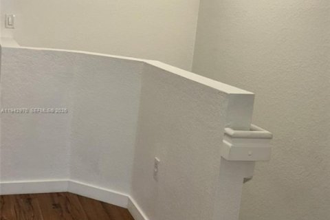 Touwnhouse à louer à Doral, Floride: 3 chambres, 137.22 m2 № 1999293 - photo 14