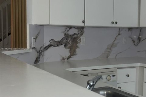 Touwnhouse à louer à Doral, Floride: 3 chambres, 137.22 m2 № 1999293 - photo 25