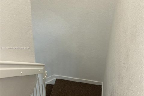 Touwnhouse à louer à Doral, Floride: 3 chambres, 137.22 m2 № 1999293 - photo 15